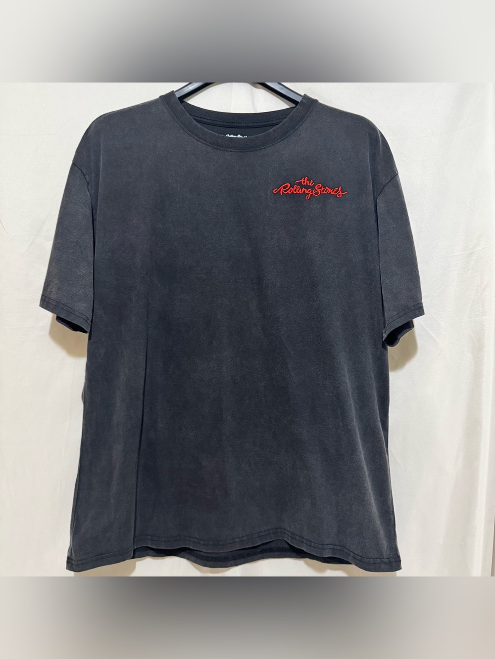 Charcoal-colored Rolling Stones "Tongue Evolution" t-shirt